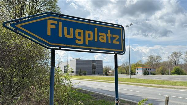 Flugzeugabsturz in Salzgitter - lange Ermittlungen erwartet Ein Abschlussbericht zum Flugzeugunglück dürfte erst in mehreren Monaten vorliegen.