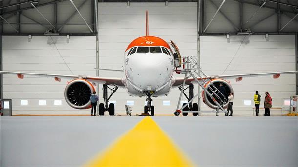 Ein Airbus A320 Neo im Hangar.