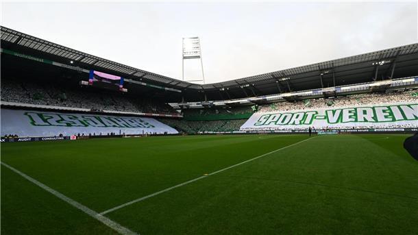 Ein Amateur-Club aus Bremen trägt sein Pokalspiel im großen Stadion von Werder Bremen aus.