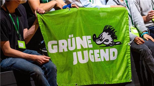 Vorsitz der Grünen Jugend für mehr Umverteilung Ein Banner der Grünen Jugend.