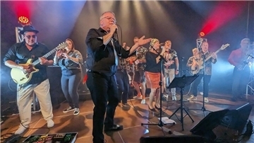 Band auf der Bühne