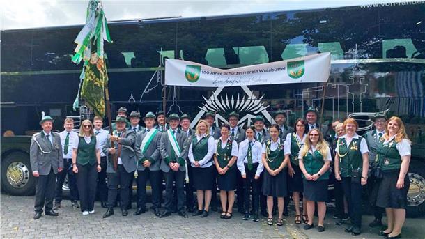 Wulsbütteler Schützenverein bei der Teilnahme am Schützenausmarsch in Hannover