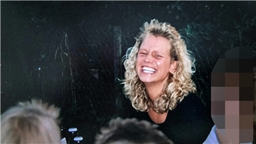 Ein Bild aus besseren Tagen: Melanie war in ihrer Jugend eine fröhliche und dynamische Frau. Sie hat beim TV Langen Handball gespielt und ist dann nach Kanada ausgewandert. 