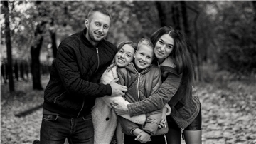 Ein Bild aus glücklichen Tagen: Olena Yandola und ihre Familie