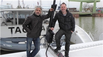 Ein Bild aus hoffnungsvolleren Zeiten: Martin Hafner (links) und Patrik Rohrer rechts an Bord der „Bam-Bam“, im Hintergrund die „Tac Tac“.