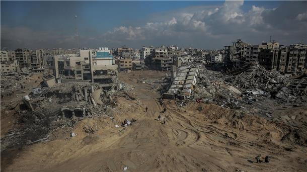USA setzen im Nahen Osten auf Vergeltung und Abschreckung Ein Blick auf die Schäden im Bereich der Al-Maqousi-Türme, des Al-Mashtal-Hotels und der Al-Khalidi-Moschee nach dem Rückzug der israelischen Armee aus dem Norden der Stadt Gaza.