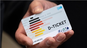 Ein „D-Ticket“ im Chipkartenformat.