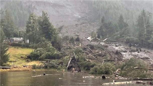Mindestens drei Tote nach Erdrutsch in Alaska Ein Erdrutsch hat in einer abgelegenen Gegend im US-Bundesstaat Alaska Häuser zerstört.