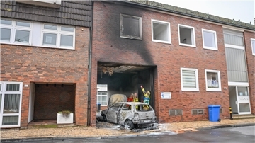 Ein Fahrzeugbrand in der Bremerhavener Innenstadt hat einen Feuerwehreinsatz ausgelöst.