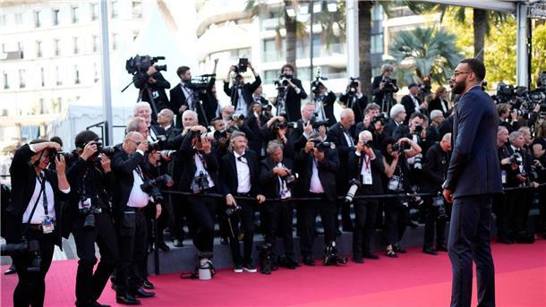 Großes Star-Ensemble bei Premiere von Wes-Anderson-Film Ein ganz Großer: der französische Basketballspieler Rudy Gobert (2,16 m).