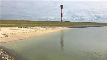 Ein Geheimtipp für Leute, die gerne in der Nordsee schwimmen. Dieser prächtige Naturstrand liegt zwischen Eckwarderhörne und Tossens.