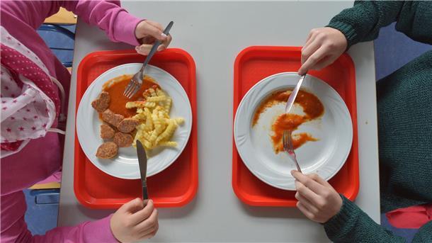 Ein gemeinsames Mittagessen hat einen verbindenden Charakter. (Symbolbild)