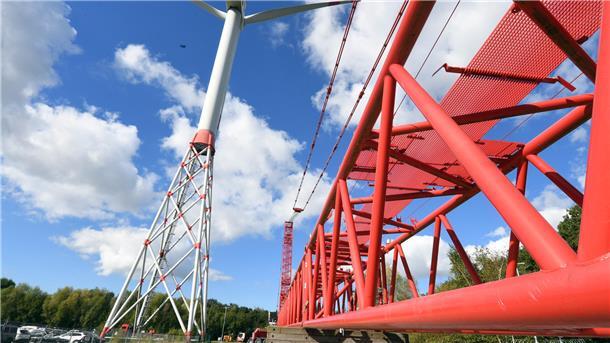kran lag bei windenergieanlage