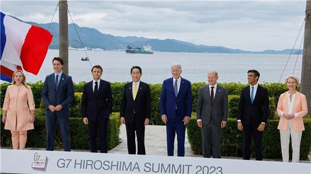 Selenskyjs wichtigste Reise Ein Gruppenbild der Staats- und Regierungschefs der G7-Staaten.