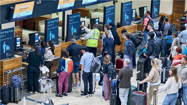 Fünf Jahre BER – Wie läuft es am Hauptstadtflughafen heute? Ein Hackerangriff auf einen externen Dienstleister sorgte Anfang Oktober für tagelange Probleme beim Check-in. (Archivbild)