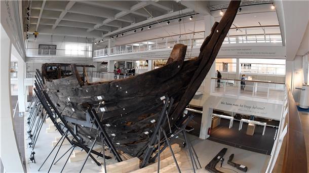 Ein imposantes Schiff: Die „Bremer Kogge“, 1962 in der Weser entdeckt, lockt seit Neueröffnung dieses Ausstellungsbereiches 2017 zahlreiche Besucher in das Deutsche Schifffahrtsmuseum.