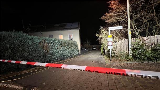 Jugendlicher soll Vater in Mittelfranken getötet haben Ein Jugendlicher hat im Nürnberger Land seinen Vater angegriffen - und ihn tödlich verletzt.