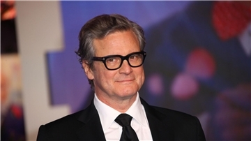 Ein Londoner Auktionshaus hat mehrere Kostüme aus Historienfilmen versteigert, darunter ein bekanntes Hemd von Colin Firth aus der Verfilmung von „Stolz und Vorurteil“.