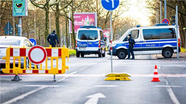 Bombenverdacht in Hannover - Anwohner verlassen Wohnungen Ein möglicher Blindgänger auf dem Gelände der MHH in Hannover sorgt für eine Evakuierung