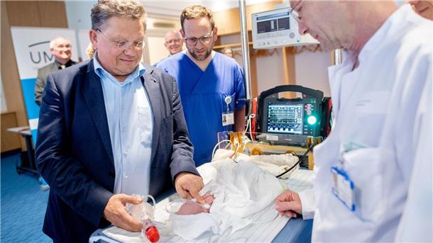 Projekt soll Geburten auf dem Land sicherer machen Ein neues Telemedizin-Angebot unter dem Namen Telestorch soll in der Weser-Ems-Region die Arbeit von ländlichen Geburtskliniken unterstützen.