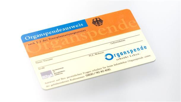 Mehr Organe gespendet - Zahlen aber auf zu niedrigem Niveau Ein Organspendeausweis. Im Laufe des Jahres soll ein Organspende-Register online gehen, in dem man seine Entscheidung hinterlegen kann.