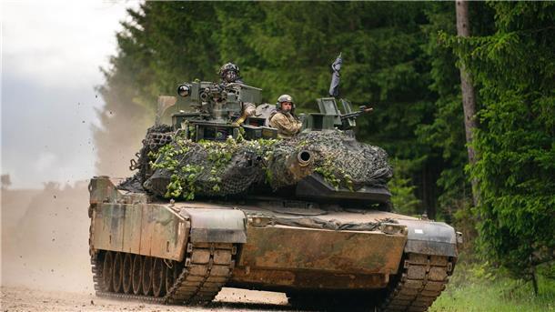 Scholz und Biden schmieden Panzer-Allianz für die Ukraine Ein Panzer des Typs M1 Abrams der US Army.