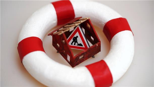 Ein Rettungsring für Häuslebauer? Das vielleicht nicht. Aber wer die Tipps der Experten beherzigt, hat beste Chancen, sein Eigenheim zu erstellen, ohne dass unüberwindbare Probleme auftauchen.
