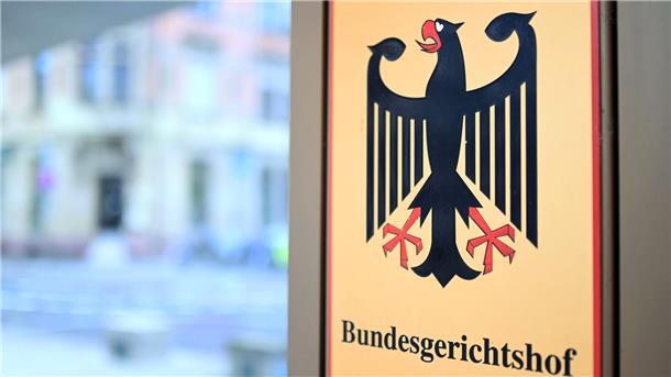 In Eigentümer-Gemeinschaften „nicht einfach drauflos bauen“ Ein Schild dem Schriftzug „Bundesgerichtshof“ hängt am Bundesgerichtshof (BGH).