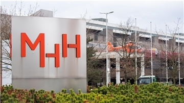 Ein Schild steht an der Medizinischen Hochschule Hannover (MHH).