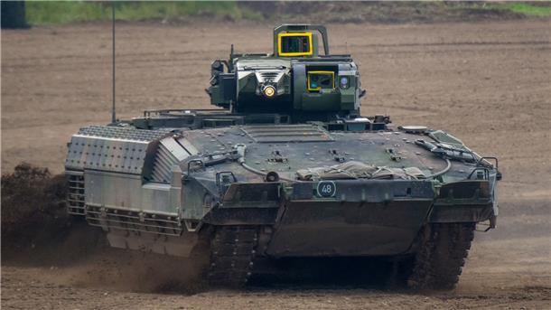 Ein Schützenpanzer vom Typ Puma während einer Informationslehrübung.