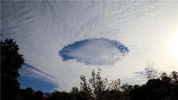 Ein Lochen in den Wolken. 