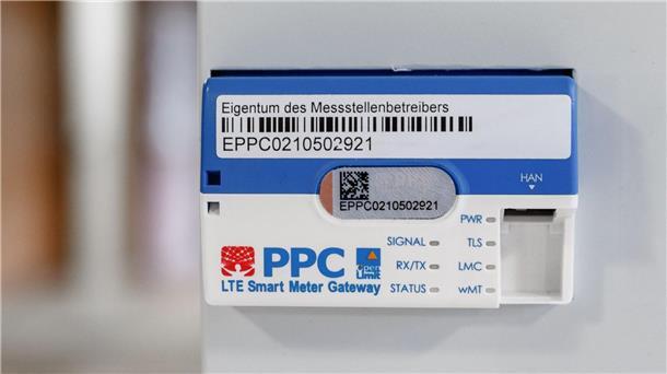Smart Meter: Mehr Transparenz beim Stromverbrauch Ein Smart-Meter-Gateway zur Datenübertragung an einem digitalen Stromzähler.