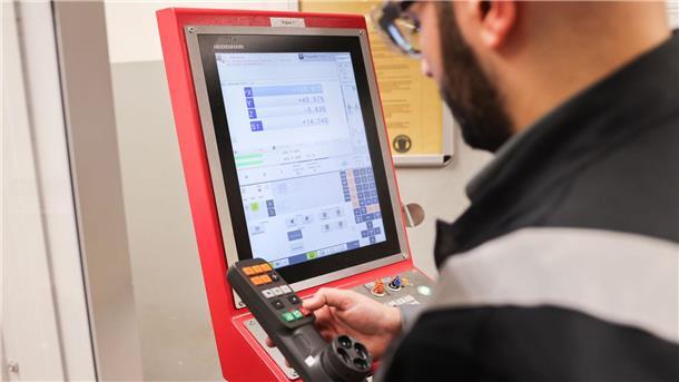 Debatte um Syrer in Deutschland: Worum es geht Ein syrischer Auszubildender in Deutschland. (Archivfoto aus Schleswig-Holstein)