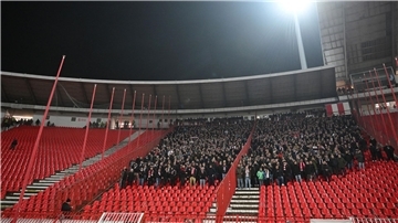 Ein Teil des Stuttgarter Fanblocks in Belgrad blieb am Mittwochabend leer.