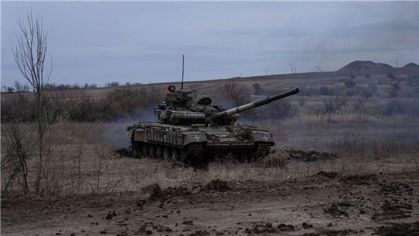 Krieg gegen die Ukraine: So ist die Lage Ein ukrainischer Panzer in der Nähe von Bachmut.