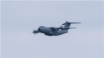 Ein vierter Airbus A400M der deutschen Luftwaffe holt weitere Passagiere in Israel ab (Archivbild).