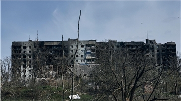 Ein zerstörtes Haus in Bachmut. Der britische Militärgeheimdienst geht davon aus, dass Russland in Zukunft mehr auf seine Luftlandetruppen setzen wird.