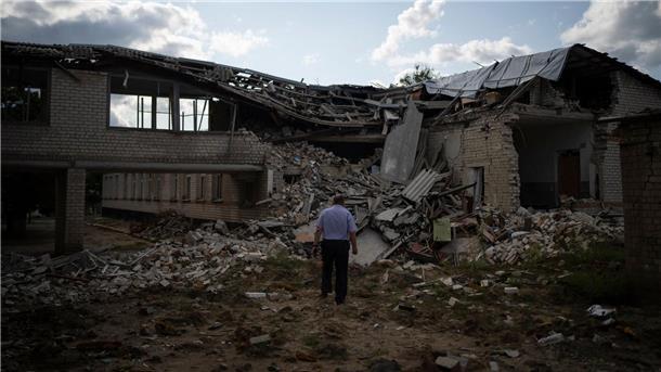 Krieg gegen die Ukraine: So ist die Lage Ein zerstörtes Schulbegäude in der ostukrainischen Stadt Kupjansk.