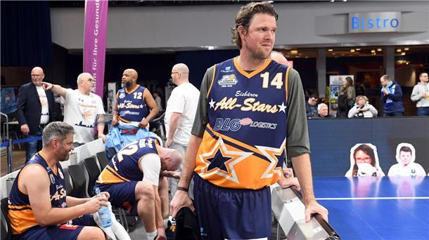 All Stars und Eisbären-Fans schwelgen in Erinnerungen Eindrücke vom All-Star-Game: Der 20. Geburtstag der Eisbären Bremerhaven war rundum gelungen.