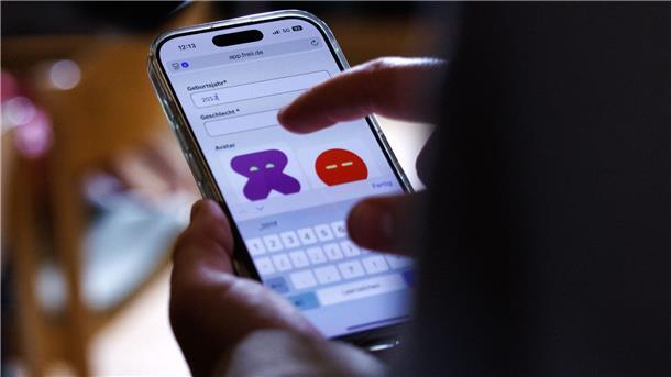 Eine App soll Jugendliche vor einer Onlinesucht schützen. 