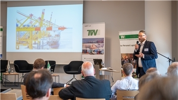 MSC-Chef Florian Brandt von MSC-Gate beim Vortrag