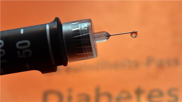 Gefälschtes Diabetesmittel - Bundesbehörde eingeschaltet Eine Bundesbehörde fordert Deutschlands Apotheken zur Überprüfung der bei ihnen befindlichen Präparate auf.