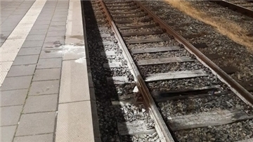 Eine einzelne Bahnschwelle hat Montagabend auf Gleis 4 im Hauptbahnhof gebrannt.