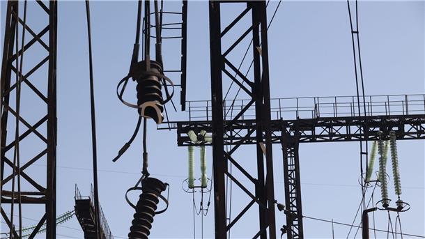 Eine Energieanlage in Charkiw, die durch russischen Beschuss zerstört wurde.