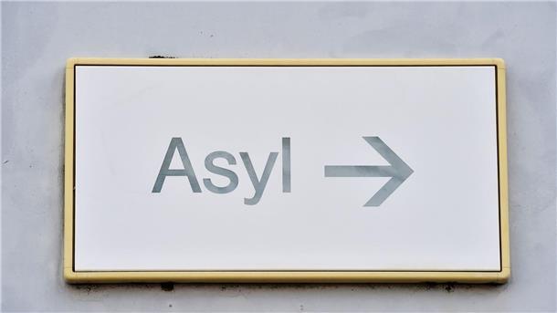 Belastungstest irreguläre Migration: Asylrecht einschränken? Eine Erstaufnahmestelle in Karlsruhe.