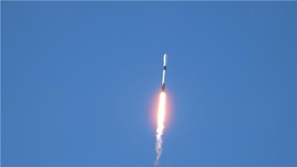 Eine „Falcon-9“-Rakete mit der Mondsonde „Korea Pathfinder“ an Bord hat vom Weltraumbahnhof Cape Canaveral abgehoben.