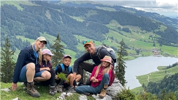 Höhenwanderung der Familie van Wyk mit Blick auf den Schwarzsee