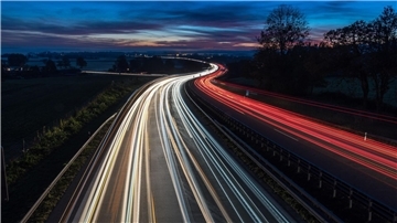 Eine Klage soll den Ausbau der A8 Richtung Österreich verhindern.