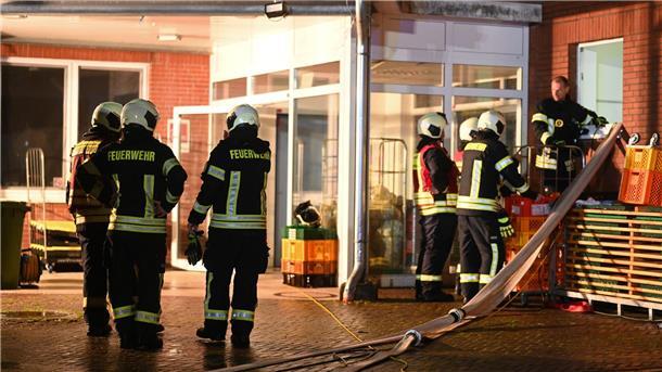 DWD erwartet weitere heftige Gewitter in Niedersachsen Eine Klinik wurde von Wassermassen geflutet.