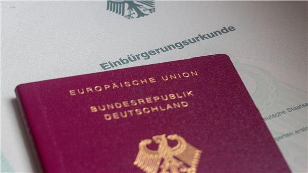 Eine mögliche Verschärfung des Staatsangehörigkeitsrechts ist umstritten. (Symbolbild)